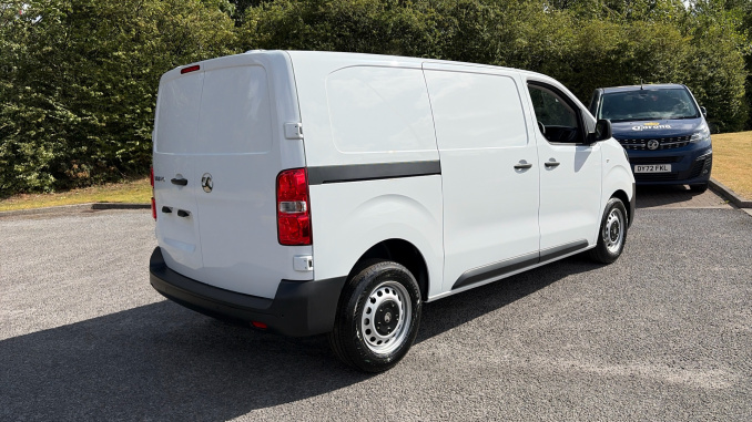 Vauxhall Vivaro L1 Diesel 1.5 Turbo D 120 Prime H1 Van - Image 10